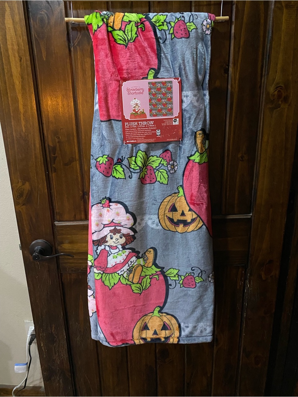 Strawberry Shortcake Halloween Plush Throw - Gray & Pink Cozy Blanket
